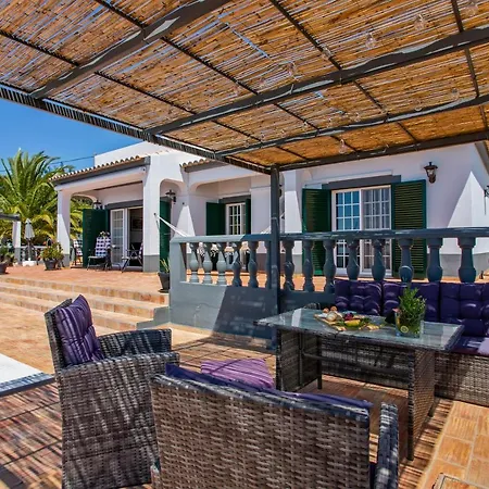 Countryside W Panoramic View, Roof Terrace, Private Garden & Pool