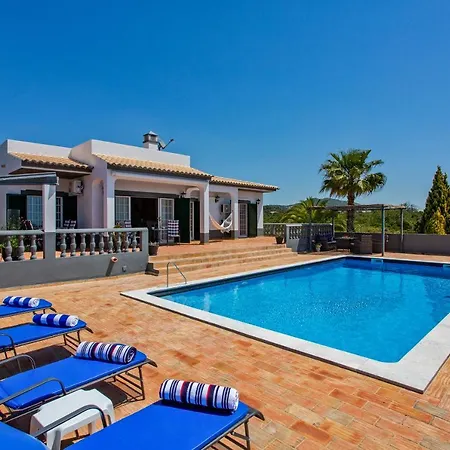 Countryside W Panoramic View, Roof Terrace, Private Garden & Pool Vila *