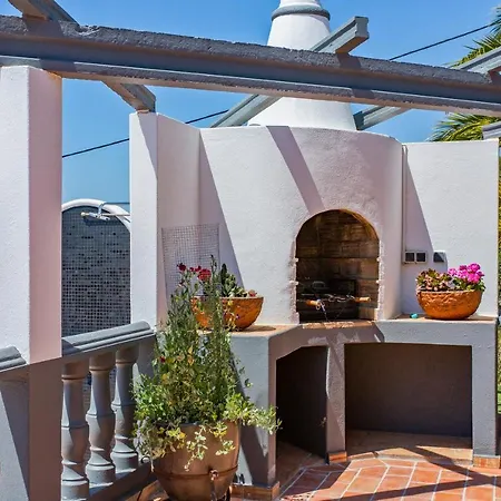 Countryside W Panoramic View, Roof Terrace, Private Garden & Pool Villa