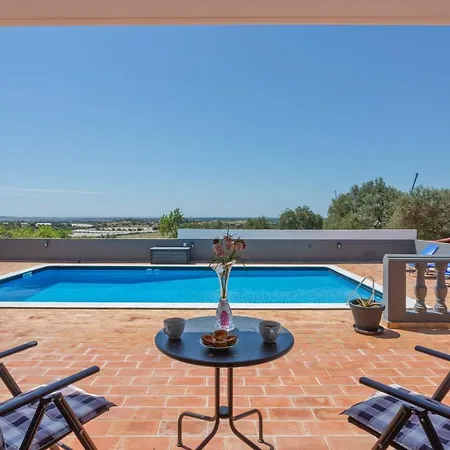 Countryside W Panoramic View, Roof Terrace, Private Garden & Pool *